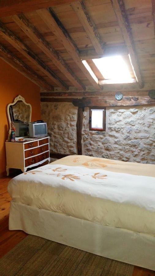 Torremocha de Ayllón Casa Rural Calle Real B&B 외부 사진
